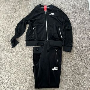 Velvet Nike Set